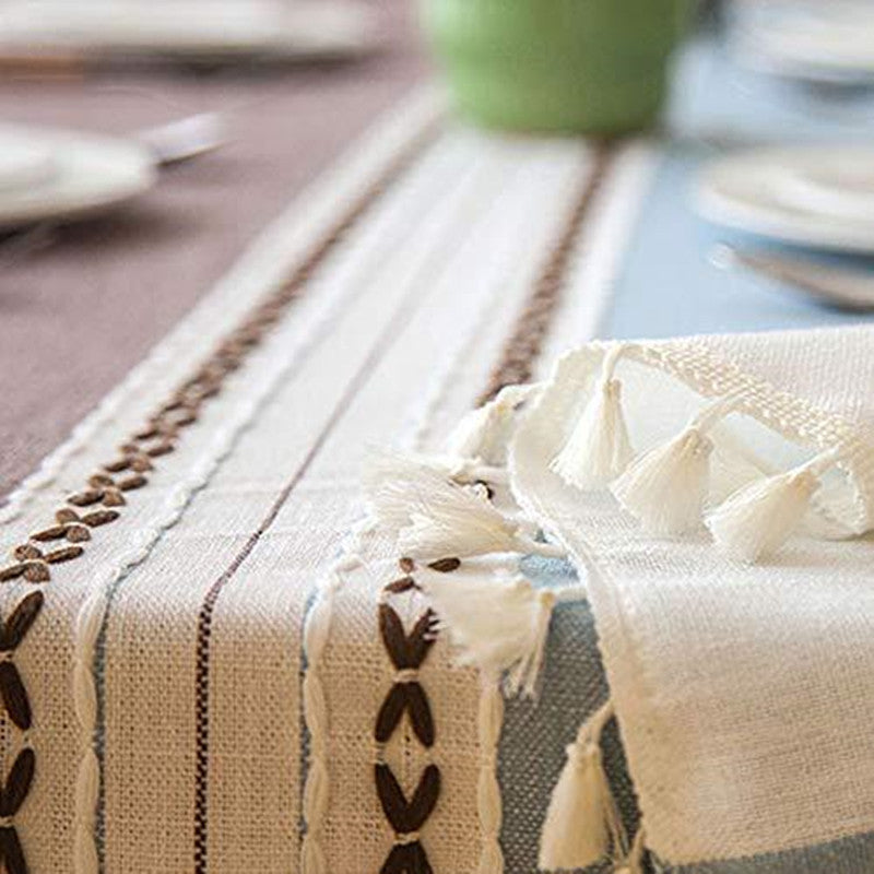 Nordic Geometric Tablecloth – Waterproof Jacquard with Tassels