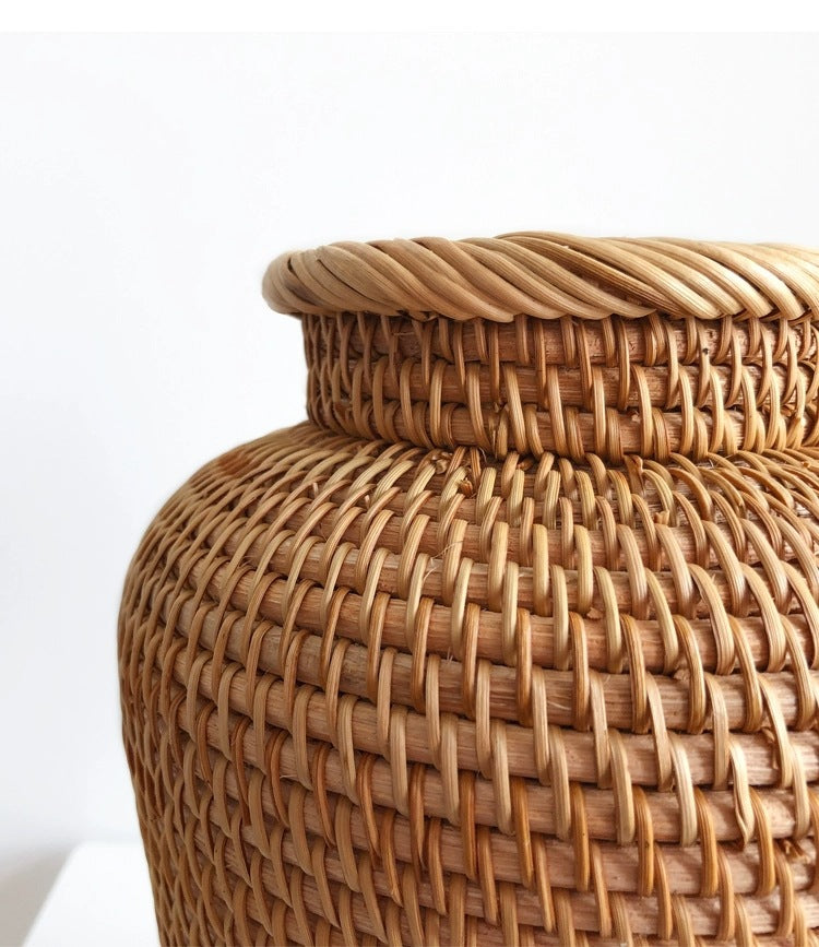 Jarrón de Ratán Vietnamita Tejido a Mano – Decoración Nórdica